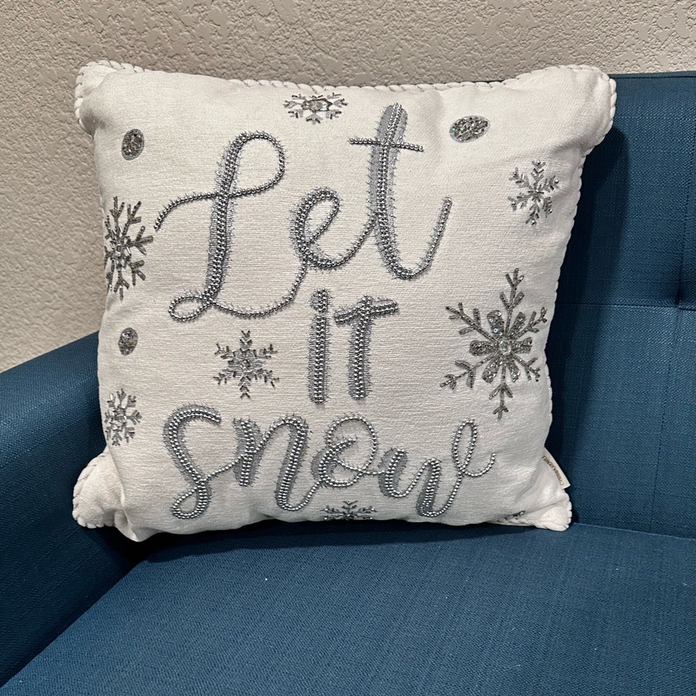 19”x19” White Pillow Decor North Pole Trading